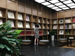 -猫的天空之城概念书店(杭州南宋御街店)