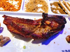 苏尼特金质烤羊排-三个蒙古大叔羊肉串(大宁店)