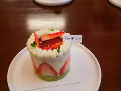 草莓慕斯-Ten Olives甜点
