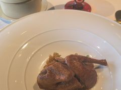 五香脆皮乳鸽糯米饭-三号黄浦会Canton Table