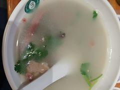 -老天桥酱肉烧饼夹肘子(天桥店)