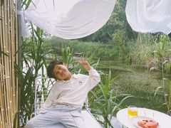 -亮河湾山庄