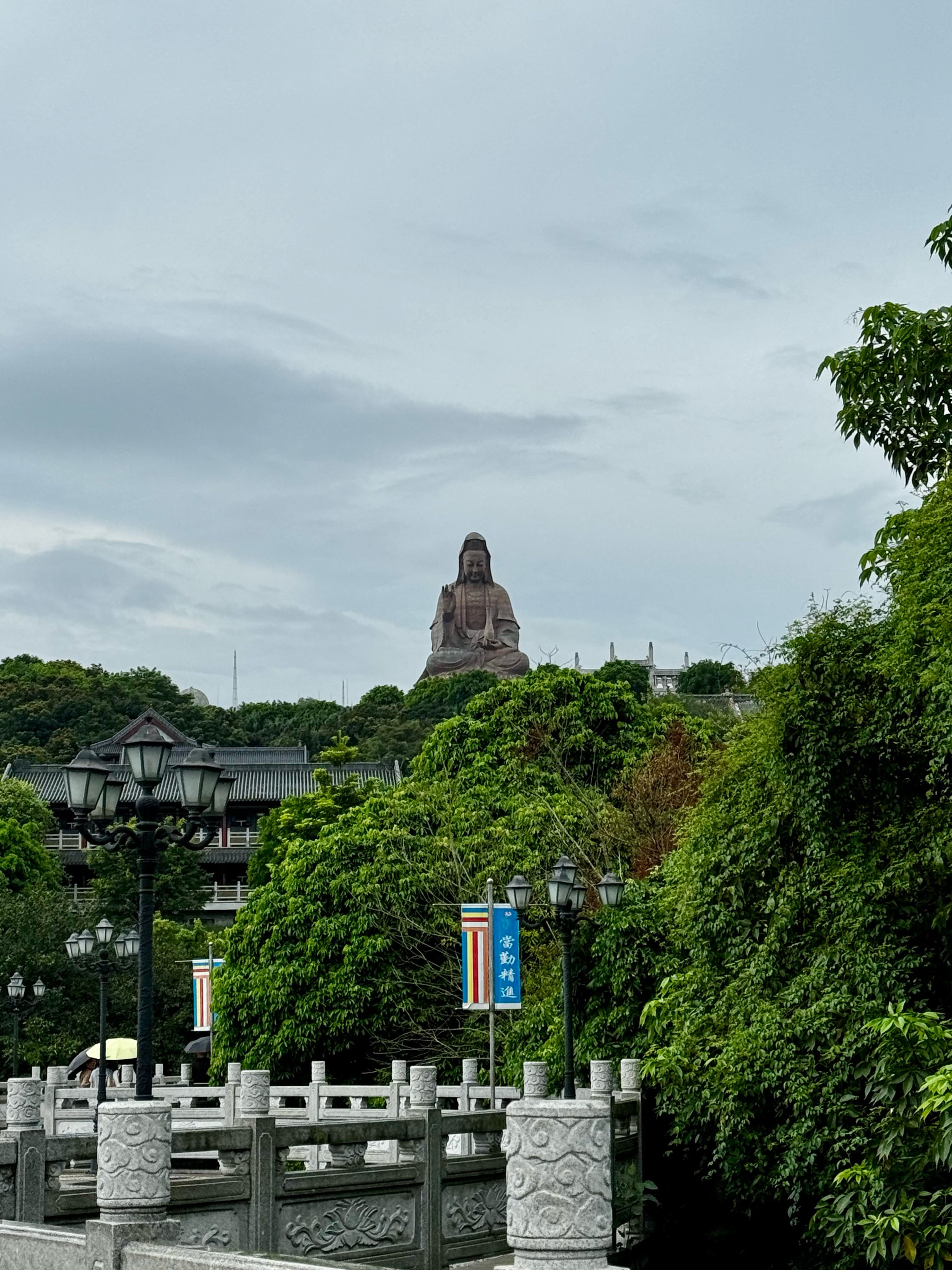 90景点介绍:5a景点\\n南海区西樵镇西樵山风景名胜区\\n瞻仰一下