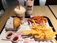 -The Habit Burger Grill 哈比特汉堡(复兴soho店)