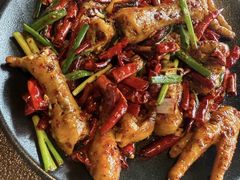 -曼听小寨海鲜烧烤·大连辣炒大王(盖州街店)