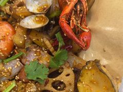 -老东镇啤酒屋海鲜加工·蒸汽海鲜·海鲜烧烤(台东店)