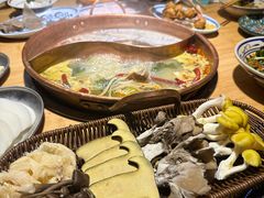 -洱火云南酸菜牛肉火锅(石景山当代商城店)