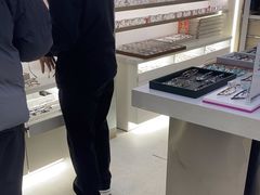 -视野联行眼镜·蔡司·尼康战略合作店(城西银泰店)