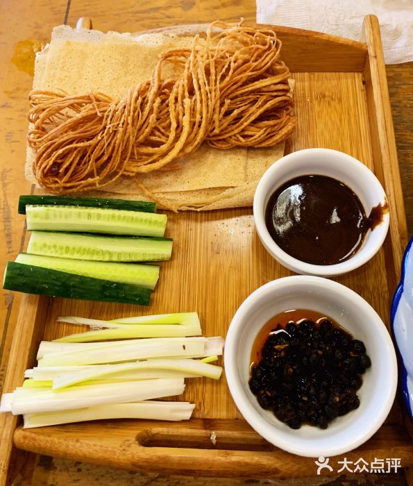 臺兒莊一絕運河魚館-煎餅卷大蔥圖片-棗莊美食-大眾點評網