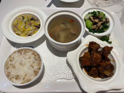 -乐茵敔山湾月子中心(独栋湖景店)