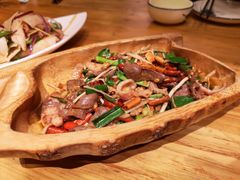 -老滇山寨•云南特色菜•地方菜•民族风情歌舞表演(金碧店)