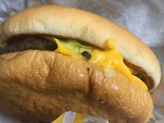 双层吉士汉堡-麦当劳(中山八路店)