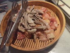 -尚尚仙·酸汤猪手·猪肚鸡火锅(华联万柳购物中心店)