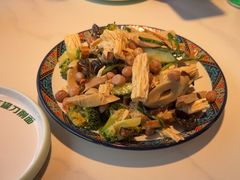 s p-亚伟瓦罐面美食城(淇县总店)