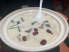 鱼钩鱼炖汤-老阿爸鲜鱼土菜(昆山花桥店)