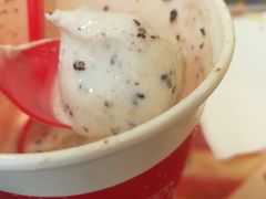 摩卡巧克力暴风雪-DQ·蛋糕·冰淇淋(金鹰天地店)