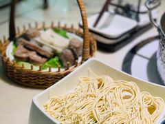 -左庭右院鲜牛肉火锅(浦江欢乐颂店)