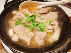 清汤炖牛腩煲-港丽餐厅