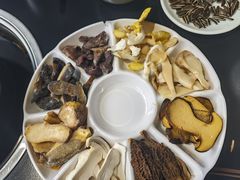 -野菌皇海景野生菌火锅(滨海大道店)