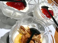 希腊草莓酸奶&希腊核桃蜂蜜酸奶-HELLO MUSAE 拾光缪斯餐厅·纯正希腊风味(苏州中心店)