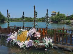 -茅山东方盐湖城景区