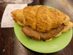 猪扒菠萝牛角包-大利来记餐厅