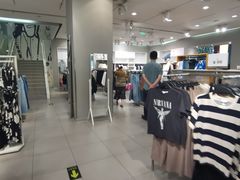 -H&M(鹏欣水游城店)