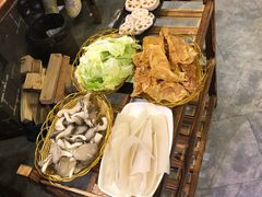 -地锅公社·现炒地锅鸡·地锅鱼·夜宵(罗锦路店)