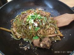 精选肋排焖面-金豆角砂锅焖面(安贞店)