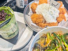 -W COLLECTIVE  DESSERT SHOP