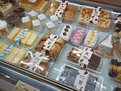 -光明牛奶棚(南泉店)