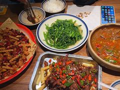 -泥糊破店小酒馆·团建聚餐(南京西路店)