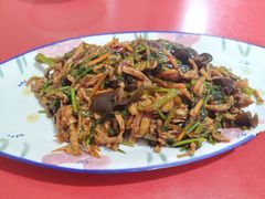 鱼香肉丝-夕阳红小吃(中街大悦城店)