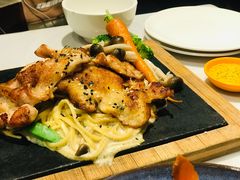 蜂蜜芥末籽酱鸡扒配面-打趸BTC·Breaktime cafe(北京路店)