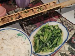 -刘姐啤酒鱼民族演艺餐厅(西街总店)