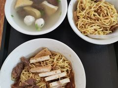 -松树干拌面店