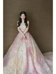 点击看大图 -Renee芮亦婚纱