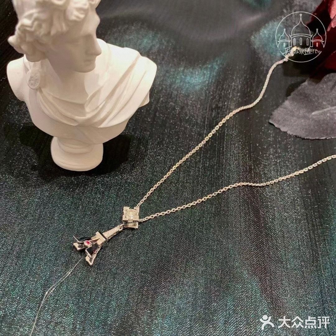 真正的浪漫不在巴黎，而在你指尖