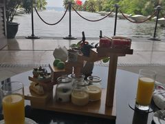 -亚龙湾喜来登·美景台大堂吧