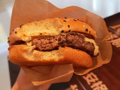 安格斯芝士厚牛堡-麦当劳(合肥之心城店)