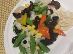 鲜百合淮山炒云耳-巴扎美食·新疆菜·西域歌舞表演餐厅(新疆大厦店)