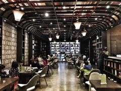 -钟书阁(松江泰晤士小镇店)