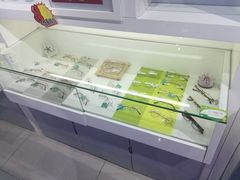 -提一眼镜·蔡司·依视路(小寨店)