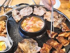 -江南猪肉商会无限续吃(弘大店)