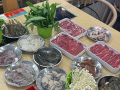 -杨老板·海鲜集市火锅·鲜切牛肉(中防万宝店)