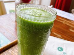 牛油果菠菜汁-雕刻时光咖啡馆(北师大店)