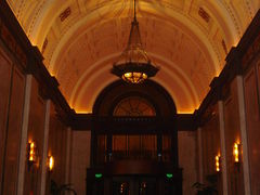 东门大厅-上海和平饭店 Fairmont Peace Hotel