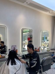 -苏豪美发S A L O N烫发染发
