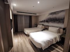 -长沙省政府地铁站亚朵酒店