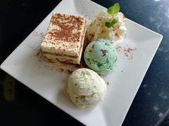 -莓园冰淇淋店